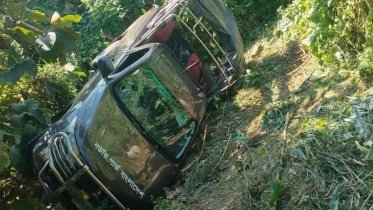 সাজেকে বিজিবির টহল গাড়ি খাদে, আহত ২