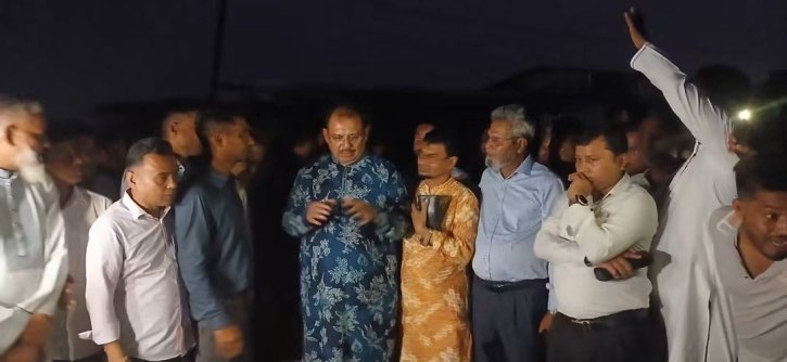 নড়িয়ার সুরেশ্বরে নদীভাঙন কবলিত এলাকা পরিদর্শনে এমপি সফিকুর রহমান কিরণ